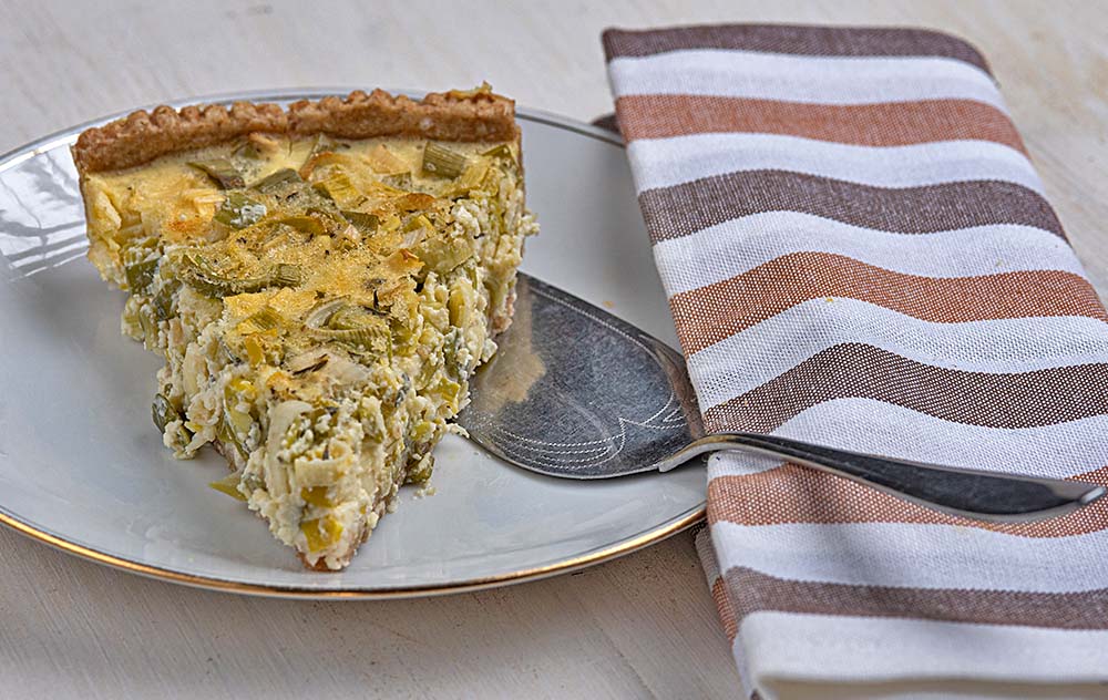 Rustikalna pita s porom in proteinskim sirom - Mlekarna Krepko